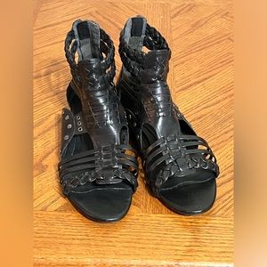 Gladiator style sandals from por la victore